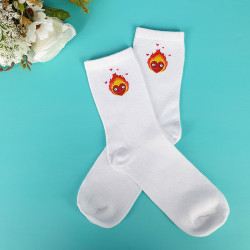 chaussettes blanches brodées calcifer le chateau ambulant