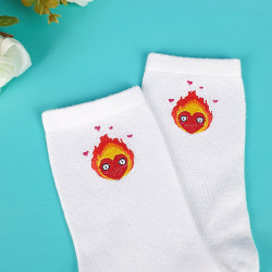 chaussettes blanches coton broderie calcifer ghibli