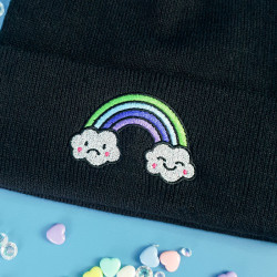 Bonnet à revers brodé - ARC EN CIEL - Broderie pailletée 🌈✨