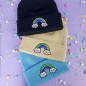 Bonnet à revers brodé - ARC EN CIEL - Broderie pailletée 🌈✨ Bonnet à revers brodé - ARC EN CIEL - Broderie pailletée 🌈✨