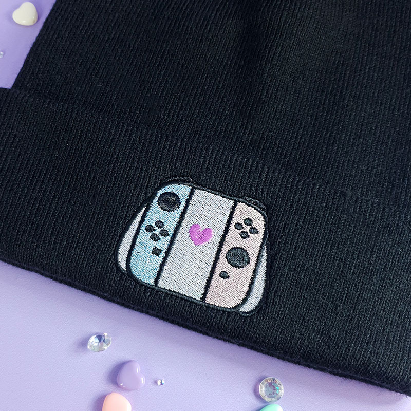 MANETTE Bonnet brodé à revers kawaii manette jeux vidéos à paillettes geek cozy games gaming