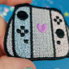 Patch brodé thermocollant - MANETTE - Broderie pailletée 🎮✨