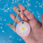 Porte-clés brodé - DAISY PASTEL ROSE 🌼💗 Porte-clés brodé - DAISY PASTEL ROSE 🌼💗
