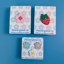 Pin's brodés fleur de sakura rose, fraise rouge et fleurs pastels