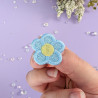 Mini pin's fleur bleue