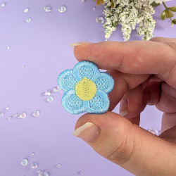 Mini patch thermocollant fleur bleu pastel