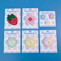 patchs broderie thermocollants fleurs et fraise kawaii