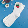 chaussettes blanches coton brodées fraise rouge kawaii