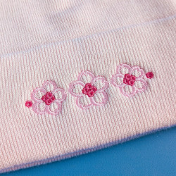 broderie fleur de cerisier bonnet rose pastel