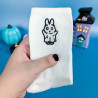 Chaussettes blanches brodées avec un lapin, parfaites pour un look kawaii