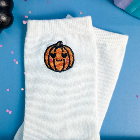 Chaussettes brodées blanches avec motif citrouille kawaii pour Halloween