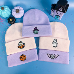 bonnets brodés spooky cute halloween lavande et rose pastel