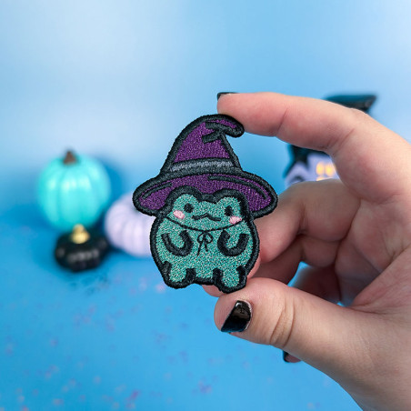 Patch thermocollant grenouille kawaii déguisée en sorcière pour Halloween