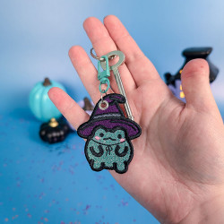 Porte-clé grenouille kawaii déguisée en sorcière pour Halloween