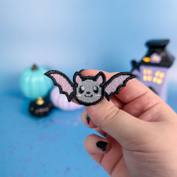 Pin's chauve-souris kawaii pour Halloween