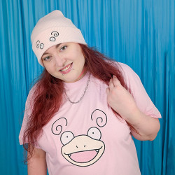 Bonnet rose pastel brodé yeux de Ramoloss Pokemon