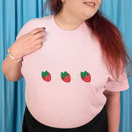 teeshirt rose pale coton brodé fleurs et fraises