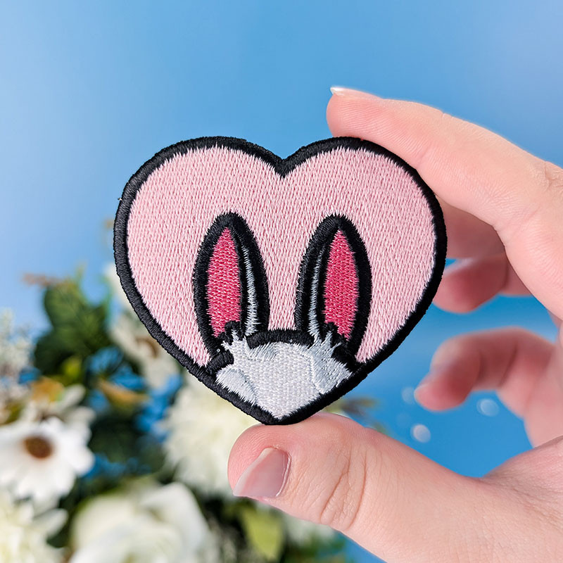 Patch brodé thermocollant personnalisable – BUNNY 🐰🥕 Patch brodé thermocollant personnalisable – BUNNY 🐰🥕