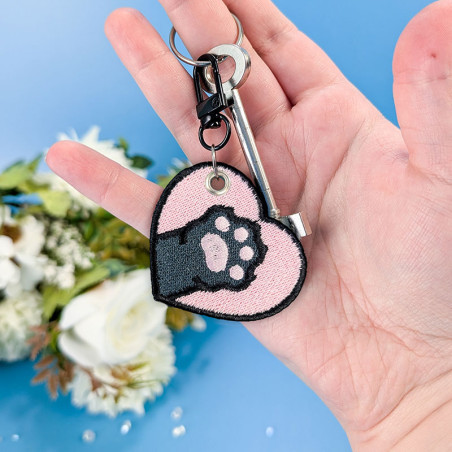 Porte-clés brodé personnalisable – CAT 🐱🧶