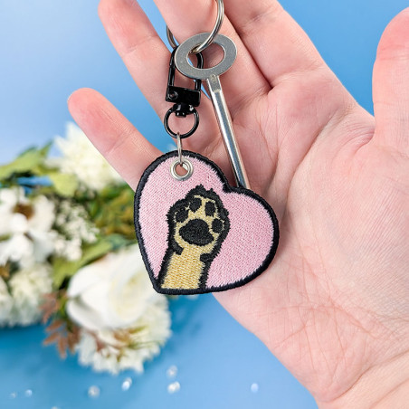 Porte-clés brodé personnalisable – DOG 🐶🦴