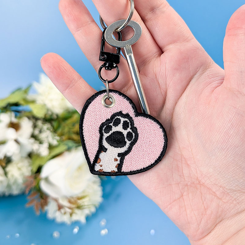 Porte-clés brodé personnalisable – DOG 🐶🦴