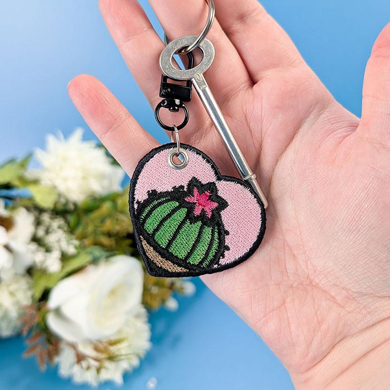 Porte-clés brodé personnalisable – PLANT 🪴☀️ Porte-clés brodé personnalisable – PLANT 🪴☀️