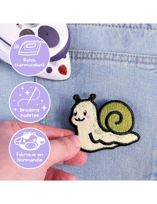 Patch brodé thermocollant - MOCHI L'ESCARGOT - broderie pailletée 🐌
