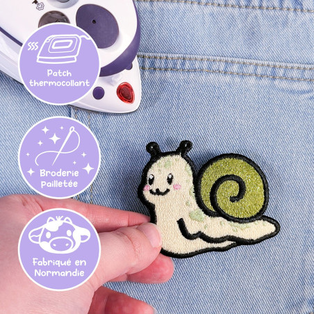 Patch brodé thermocollant - MOCHI L'ESCARGOT - broderie pailletée 🐌